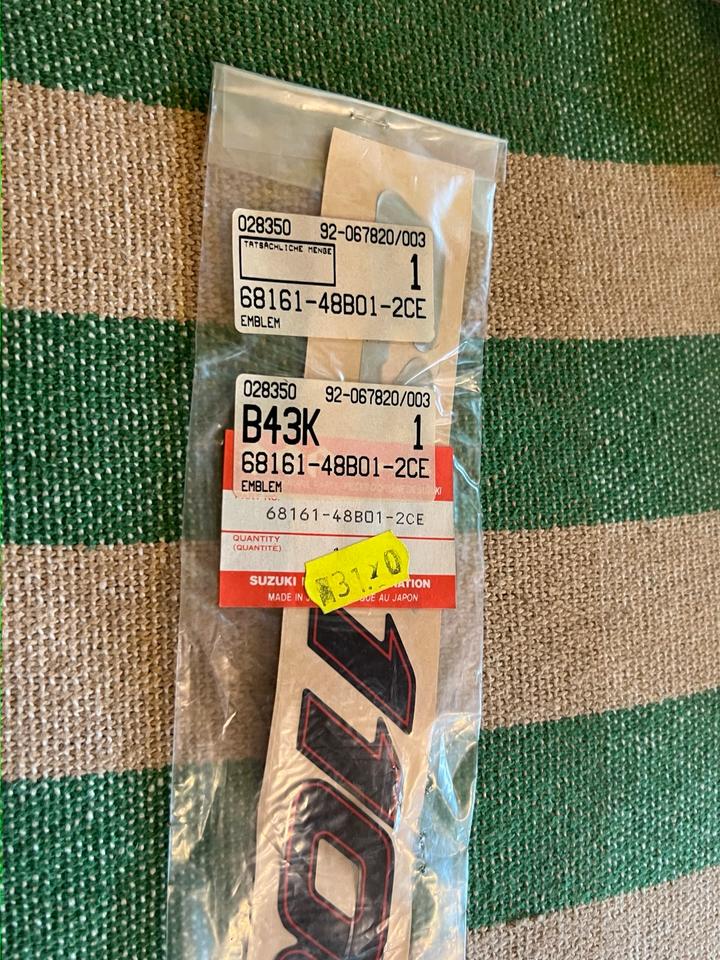 Suzuki gsx 1100 f Aufkleber Dekor 68161-48B01-2CE 15€