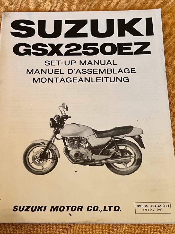 Suzuki GSX 250 Montage Anleitung Werkstatt Handbuch