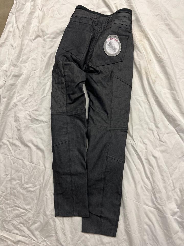 76 14 8 568 497 JEANS RIDE DAMEN Größe 27/32