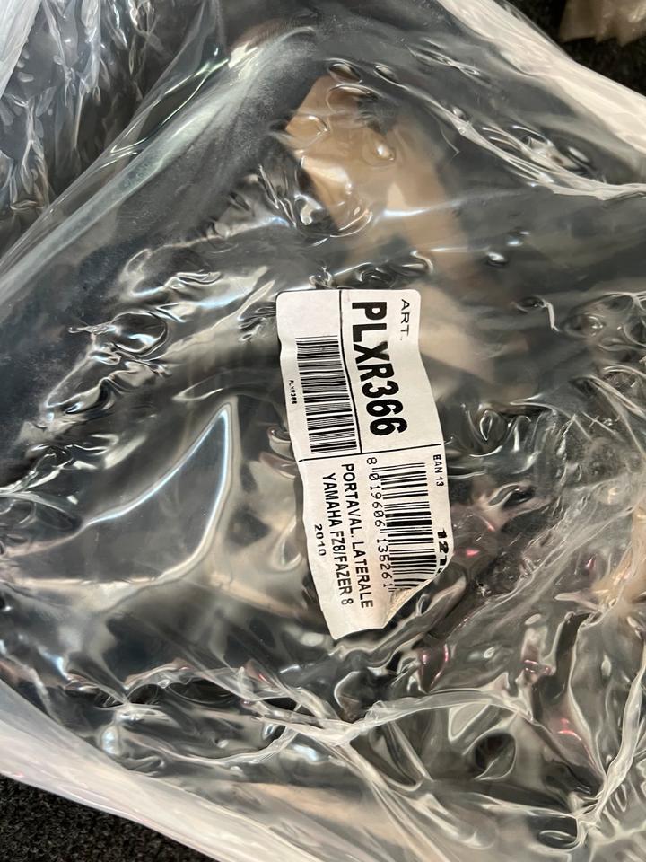 Yamaha FZ8 Gepäckträger neu PLXR366 120€