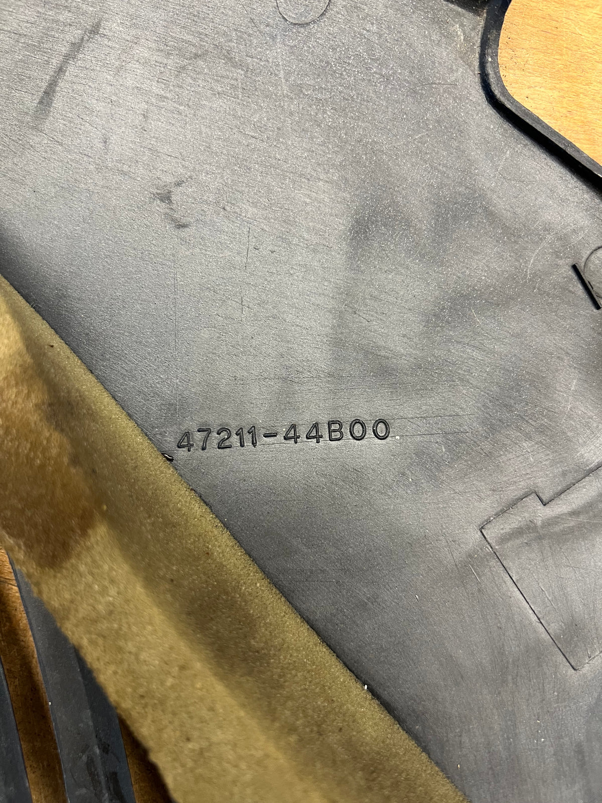Suzuki DR800 Seitendeckel Seitenverkleidung hinten links 47211-44B00