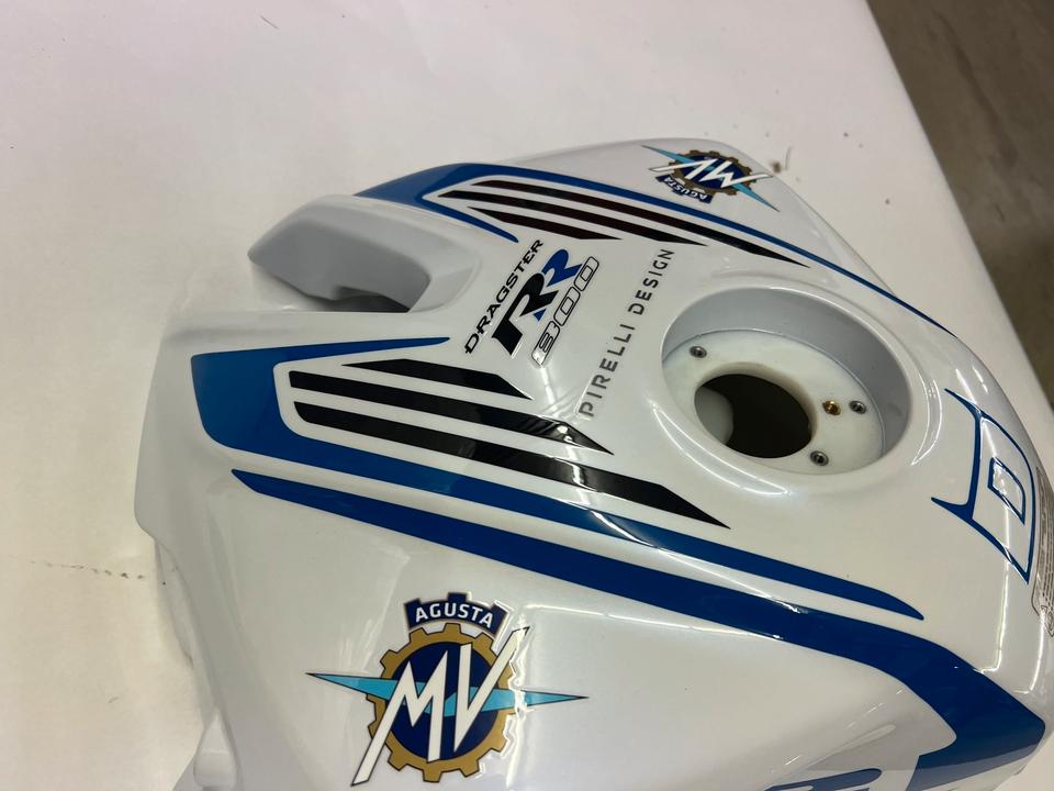 mv Agusta tank dragstar 800 pirelli neu 450€