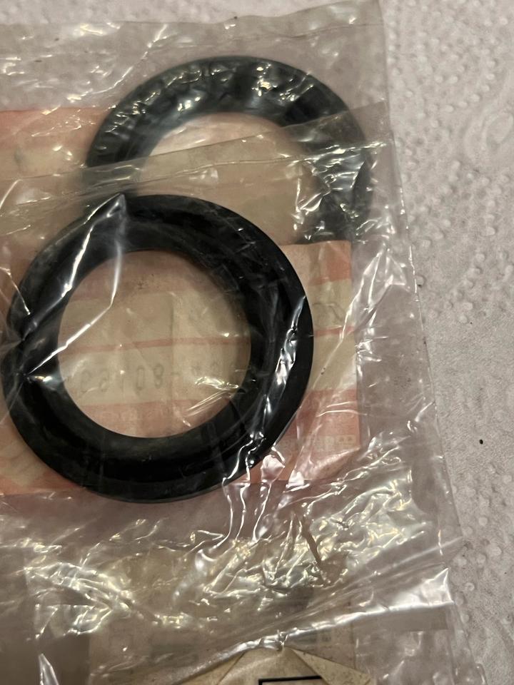Suzuki VS 1400 Manschette bremskolben 69108-45000