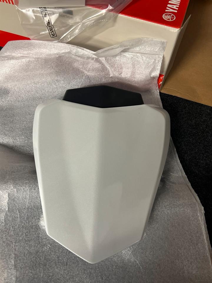 Yamaha R1 SoziusAbdeckung neu 14B-W0771-20