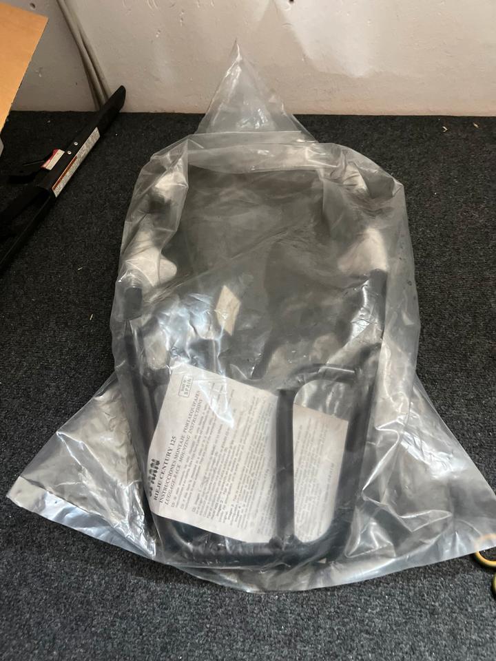 Rieju Century 125 Gepäckträger neu 50€