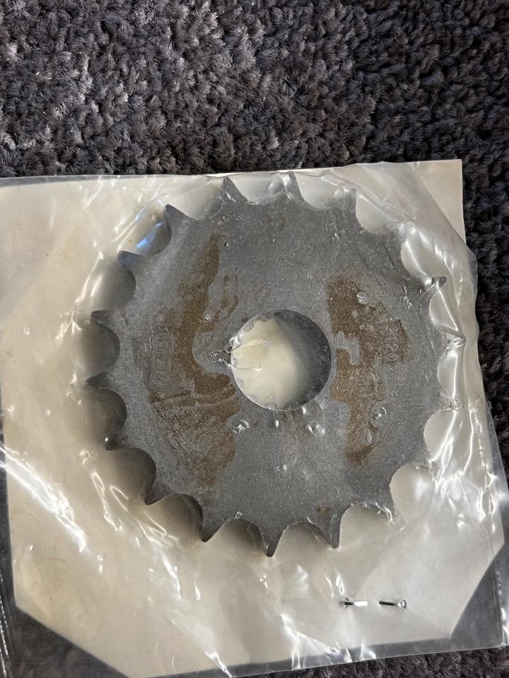 Yamaha TDR 125 ritzel neu 10€