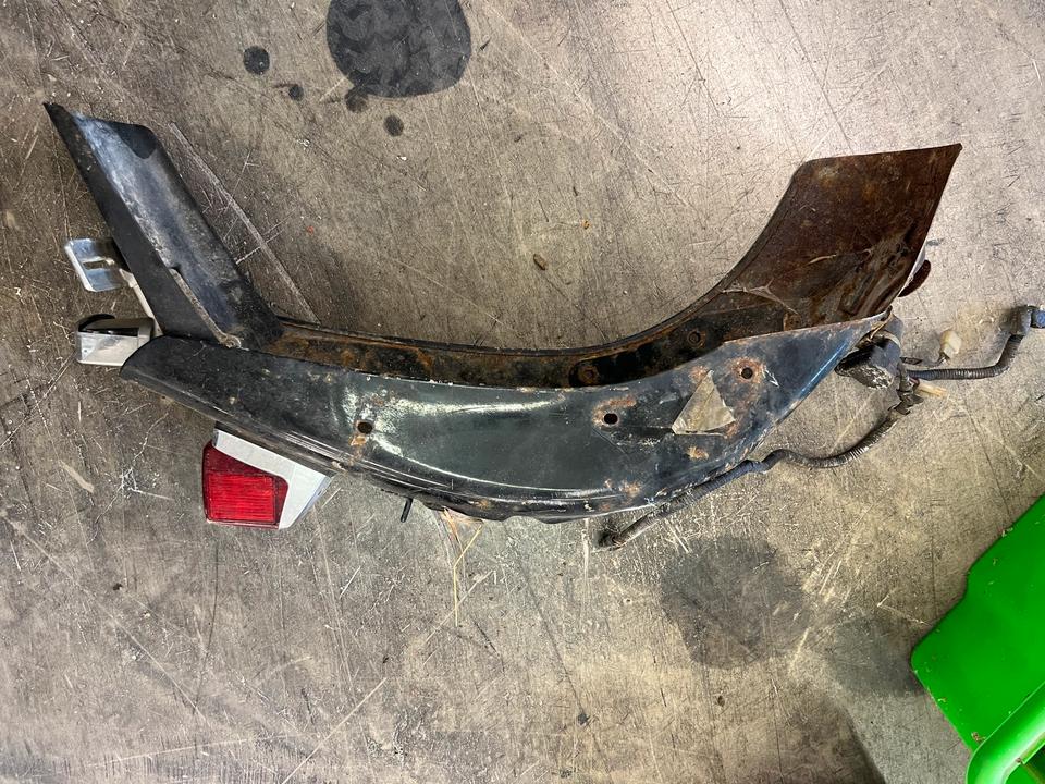 Suzuki LS 650 kotflügl Rücklicht 50€