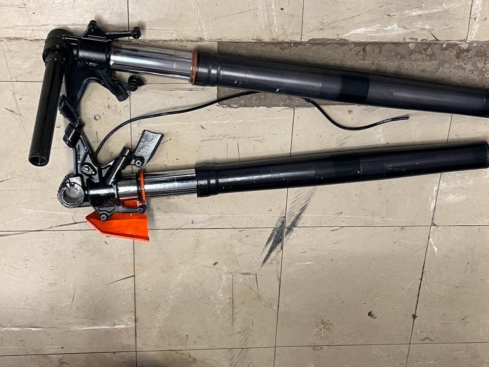 Ktm 1290 superduke R Gabel Standrohr 100€ zusammen