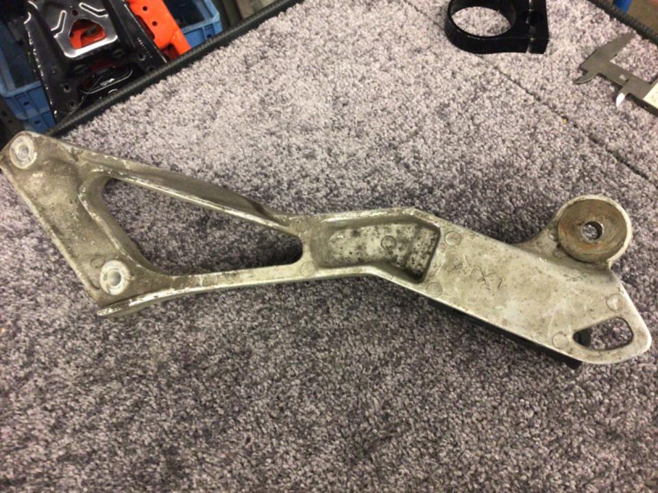 Fußrastenplatte links Yamaha Tdm 850 4 tx 25€