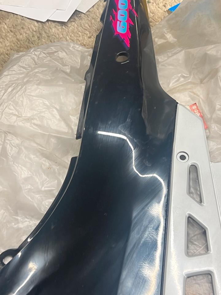Suzuki gsxf 600 Verkleidung 47210-43070-3DC neu 70€
