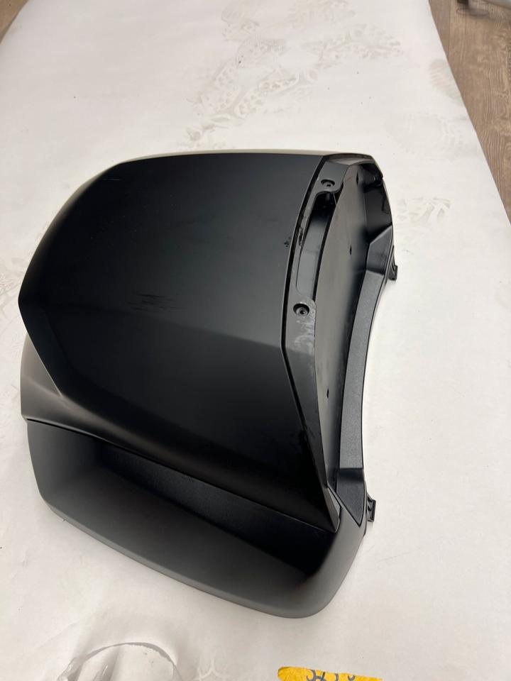 Peugeot metropolis 125- 400 Koffer Klappe 1179812800 2004642600