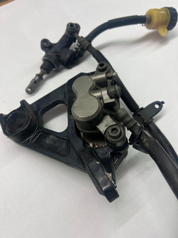 Yamaha r6 typ rj03 Bremssattel bremszange hinten 50€