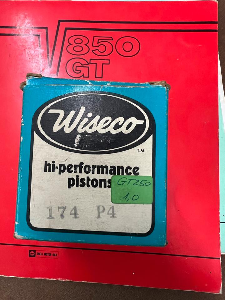 Suzuki GT 250 wiseco Kolben neu 90€