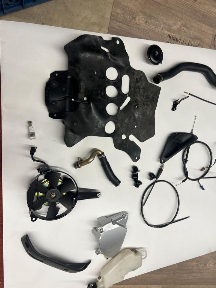 Yamaha R6 RJ03 Verkleidung schalter gaszug