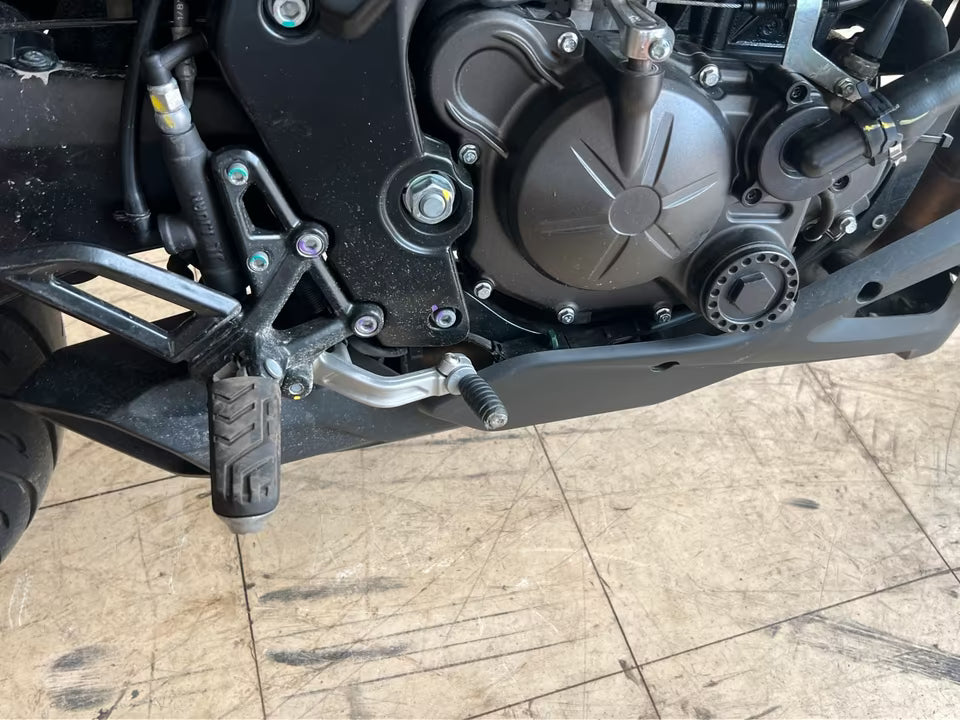 Aprilia Tuono 125 – with slide on the right side
