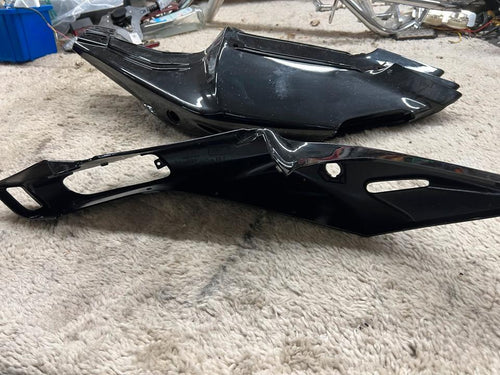 Aprilia Tuono 1000 Verkleidung hinten links dis 109723 neu
