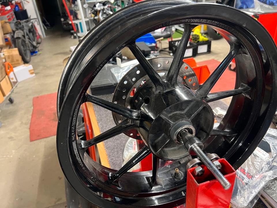 Ktm Duke 125 Felge hinten 4.00x17 mit Scheibe und Ring