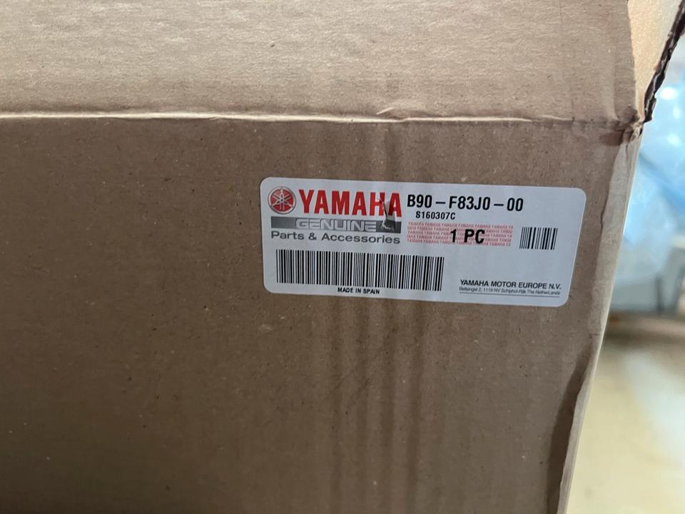 Yamaha XSR 900 Sport Scheibe neu B90-F8 J0-00 120€