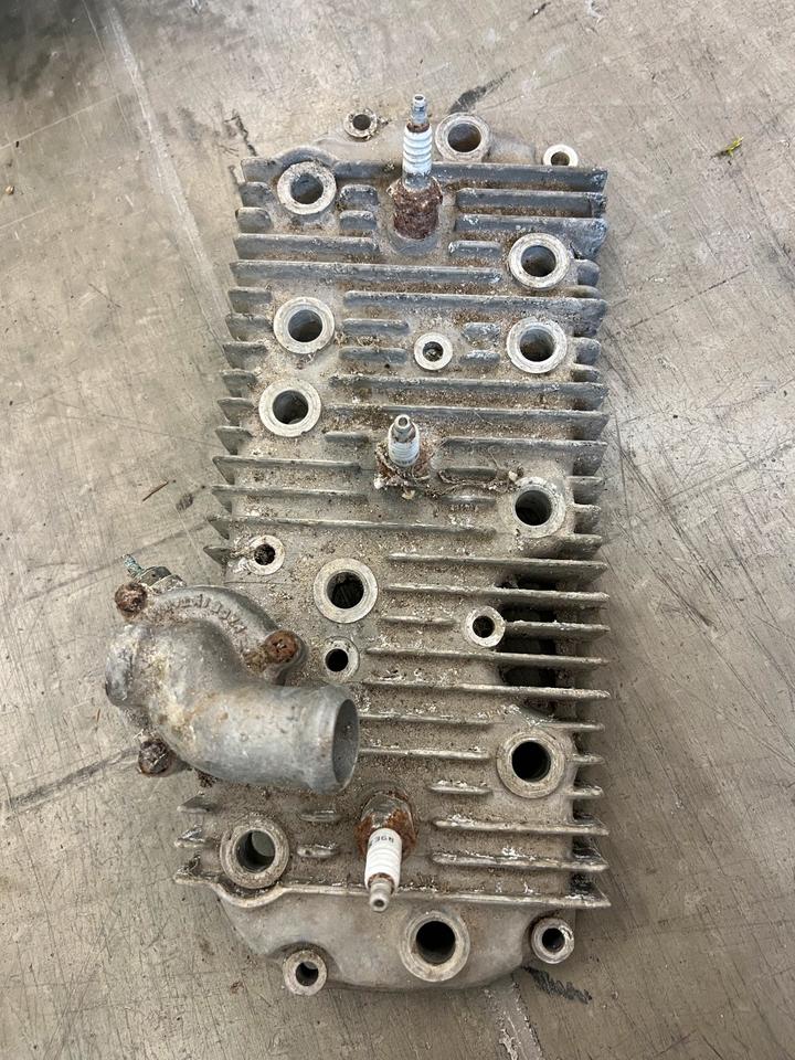 Suzuki GT 750 Zylinderkopf 100€