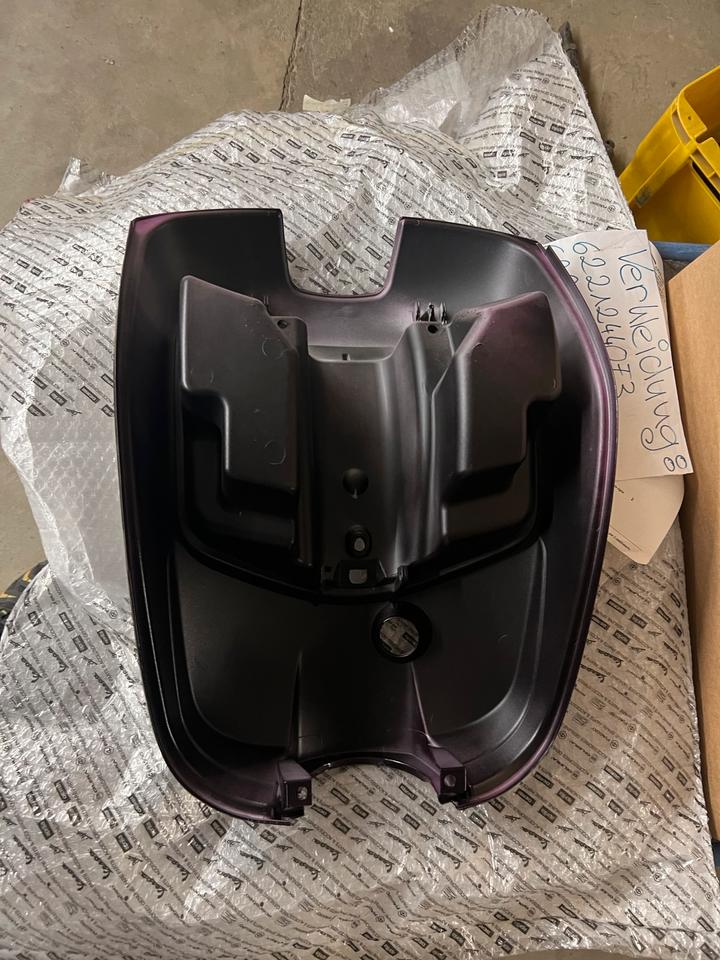 Vespa LX 62217950F3 Gepäckfach neu Orginal