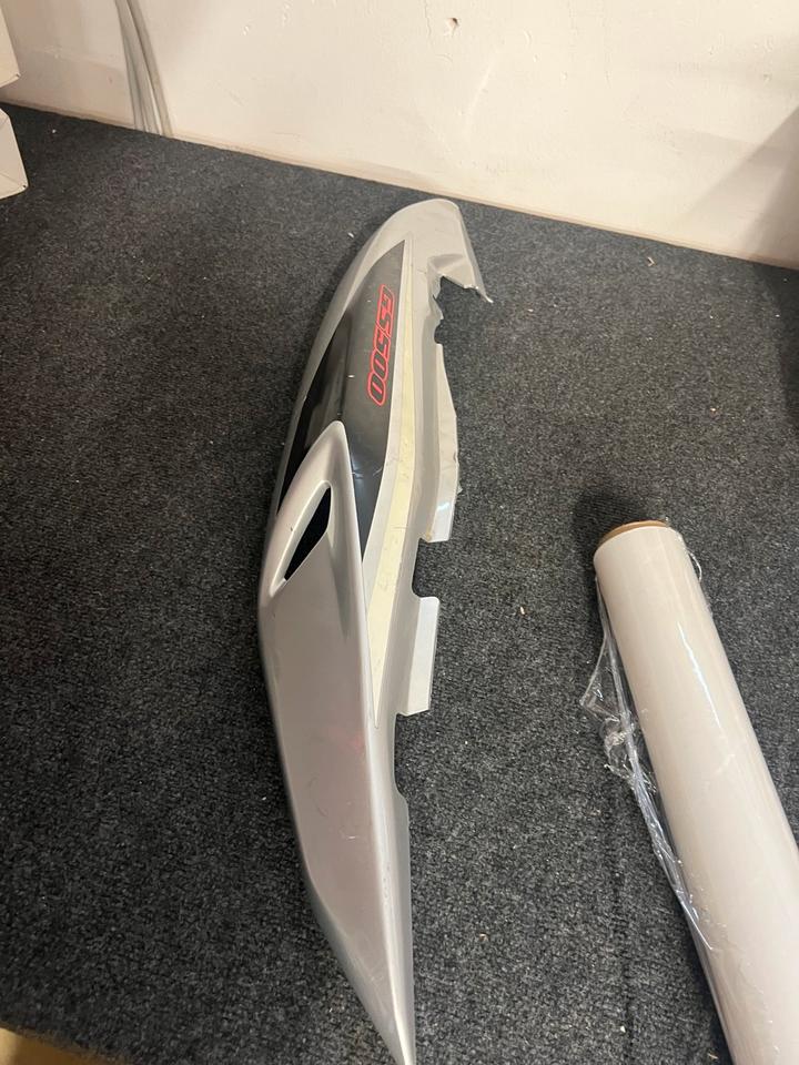 Suzuki gs 500 e heckverkleidung rechts 47111-01DA 30€