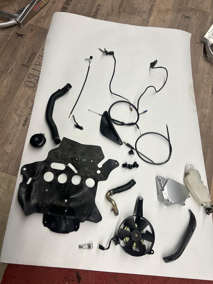 Yamaha R6 RJ03 Verkleidung schalter gaszug