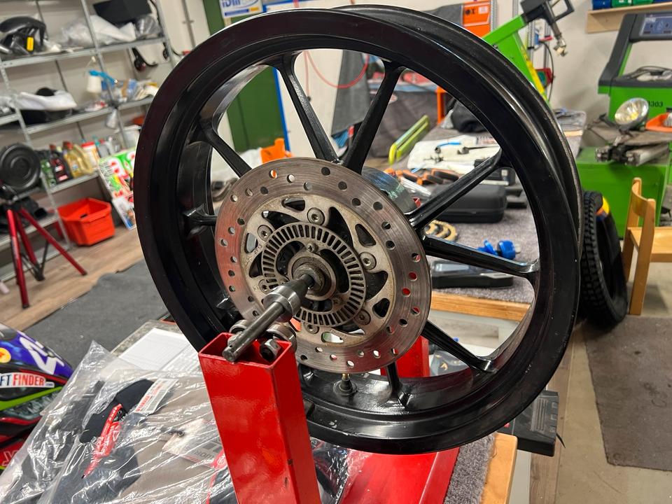 Ktm Duke 125 Felge hinten 4.00x17 mit Scheibe und Ring