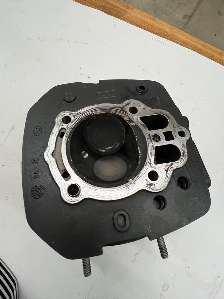 Moto Guzzi V 85 Zylinderkopf 110€