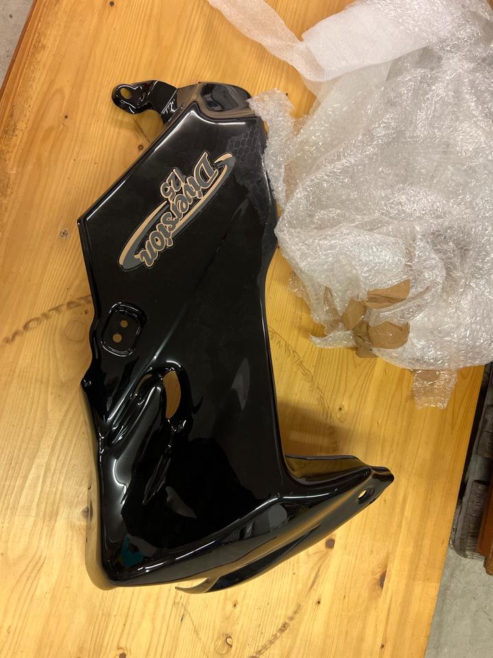 Yamaha YBR 125 diversion seitenverkleidung rechts neu 108€