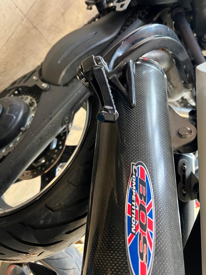 Triumph Speed Triple 1050 bos Sportauspuff komplett 550€