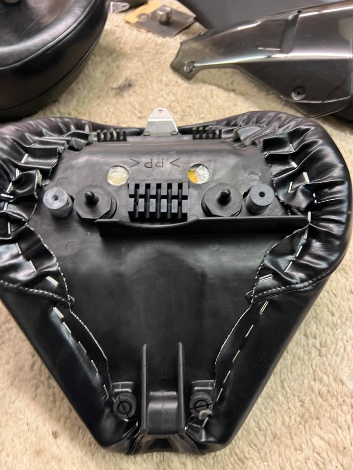 YAMAHA XVS650 VSTAR Sitzbank vorne DRIVERS SEAT 5BN-24710-00
