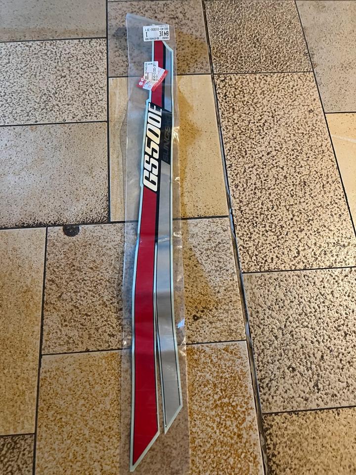Suzuki GS 500 E Aufkleber Seitenverkleidung 68140-01D00-3FY