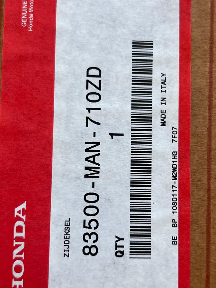 Honda dominator NX 650 Seitenverkleidung re 83500 - MAN -71OZD