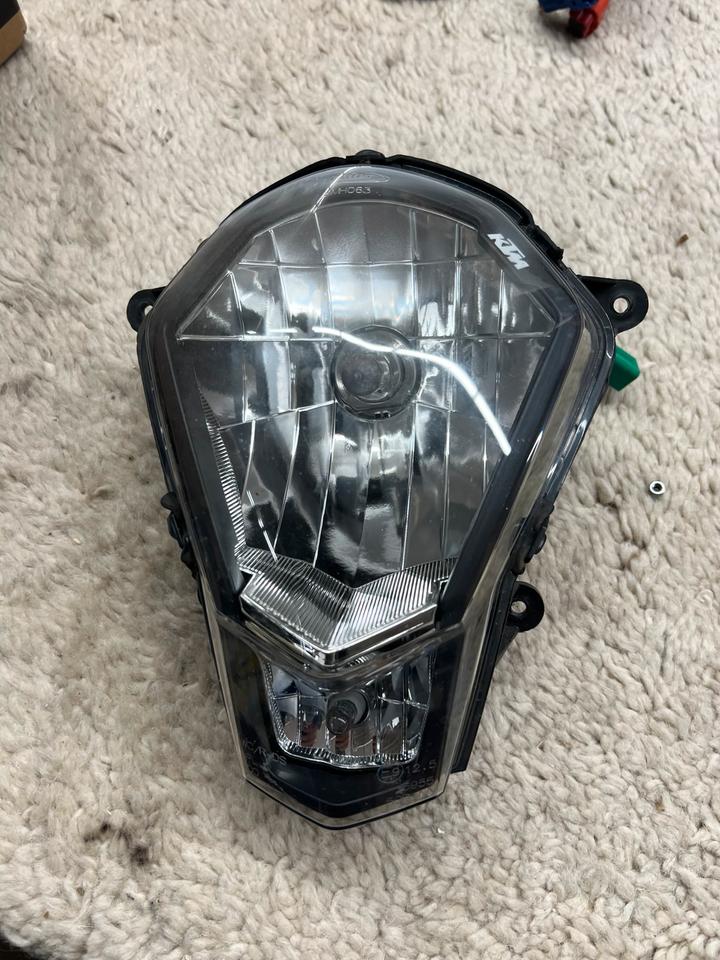 Ktm Duke 125 Scheinwerfer Lampe 110€