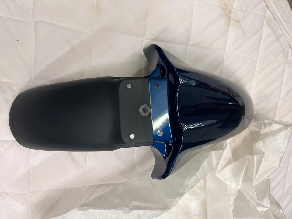 Suzuki 53111-04F00-Y7M XF 650 kotflügl vorne neu 80€