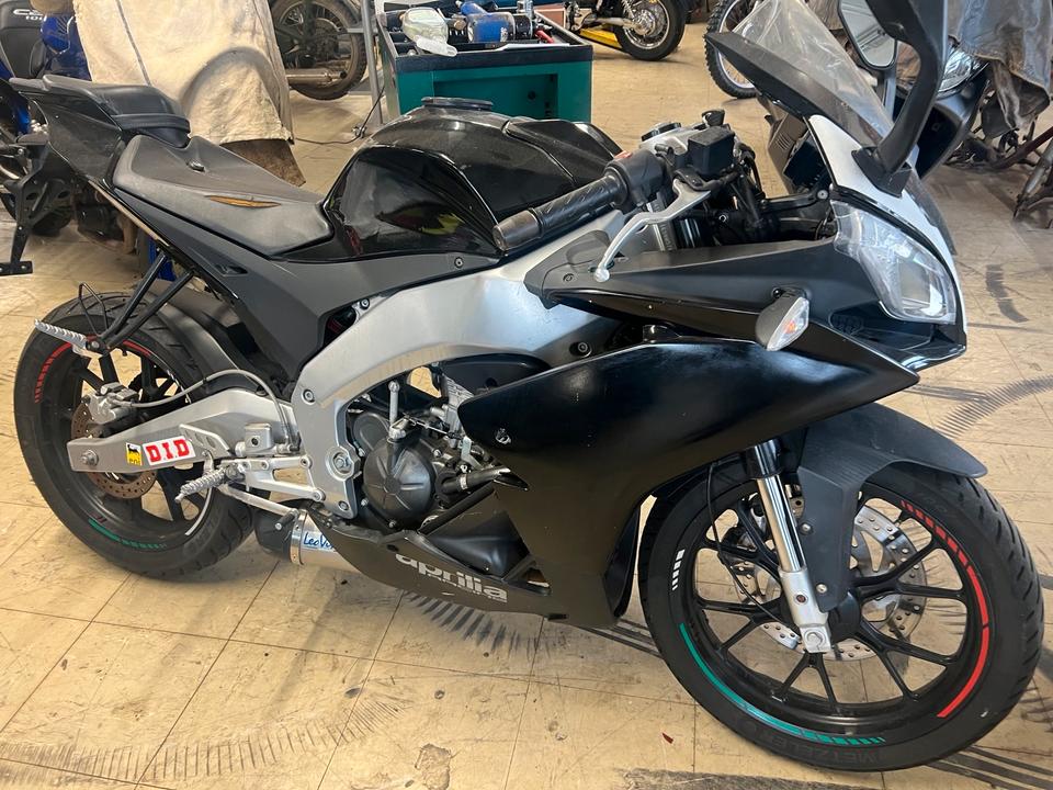 Aprilia RS 125 komplett oder in Teilen zu verkaufen