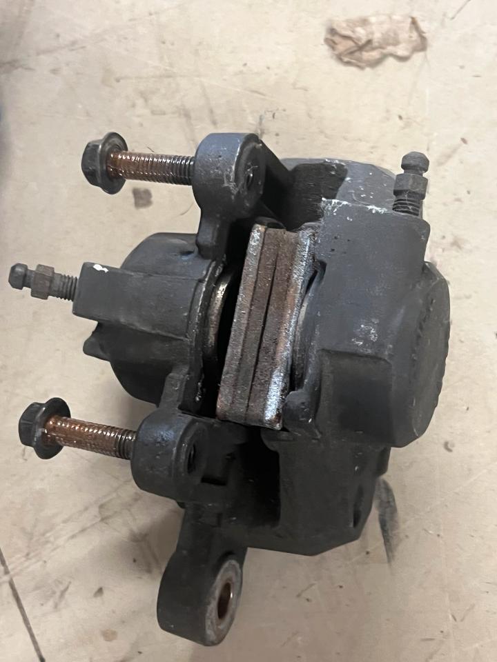 Suzuki TL1000R Bremssattel hinten 38€