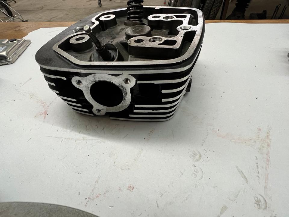 Moto Guzzi V 85 Zylinderkopf 110€