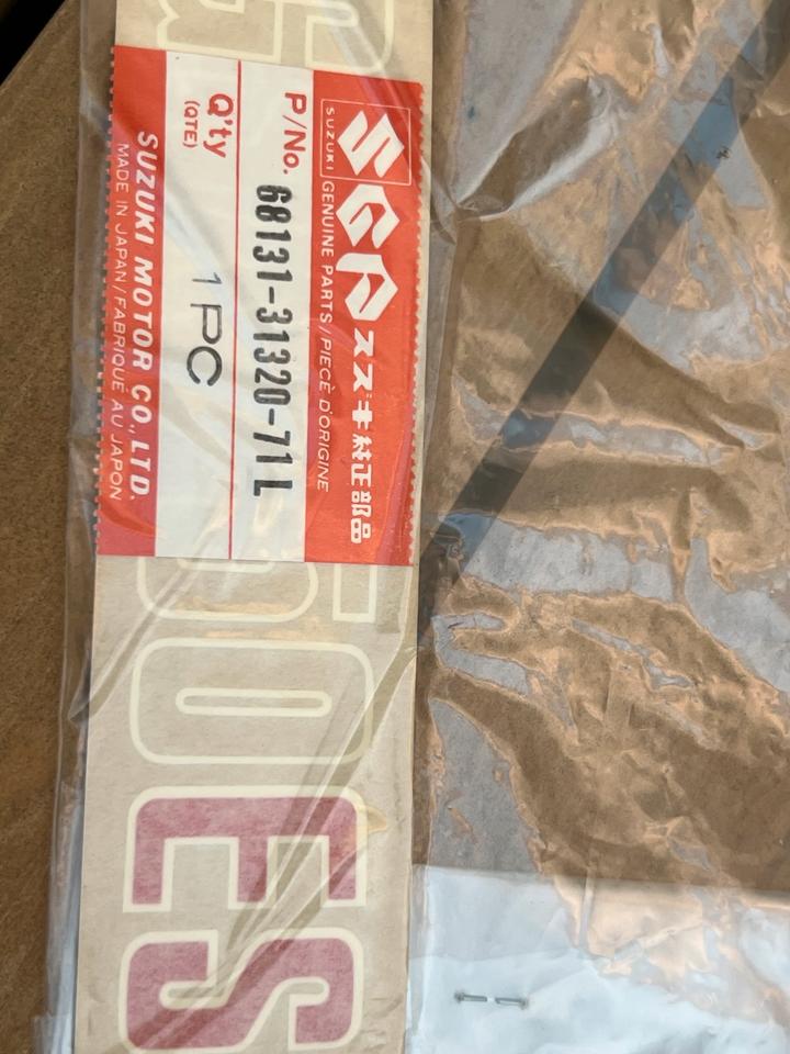Suzuki Gsx 750 ES Aufkleber 68131-31320-71L