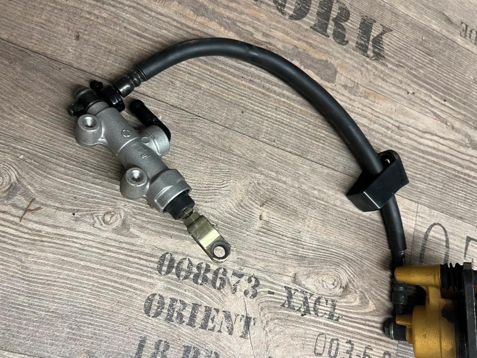 Kawasaki Z 1000 Bremssattel pumpe hinten