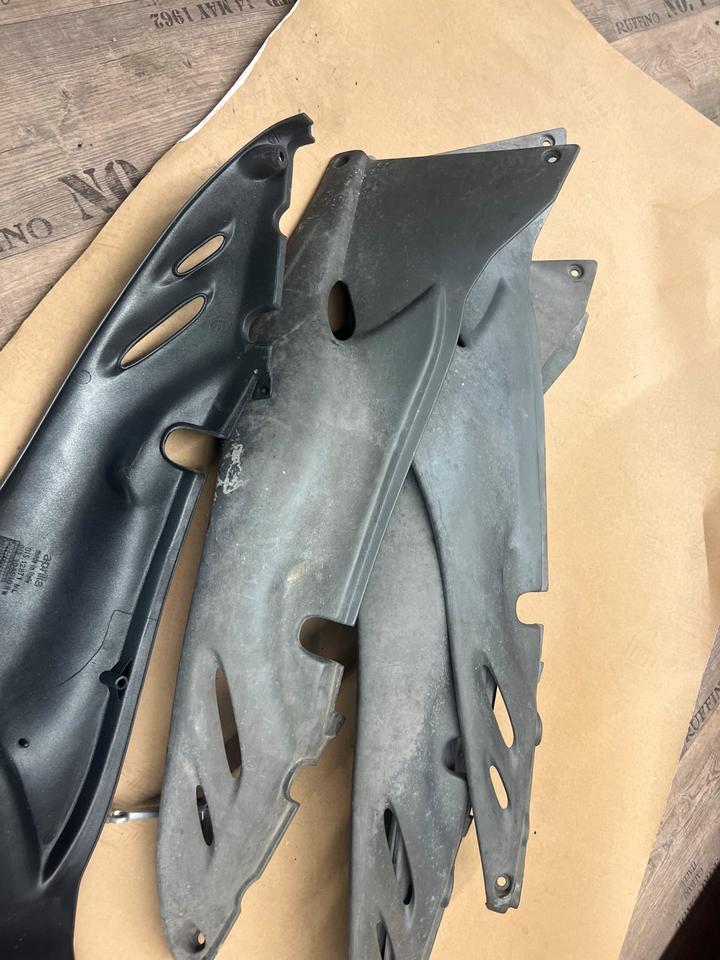 Aprilia Pegaso 650 Verkleidung Hinten links dis 12871 105918 neu