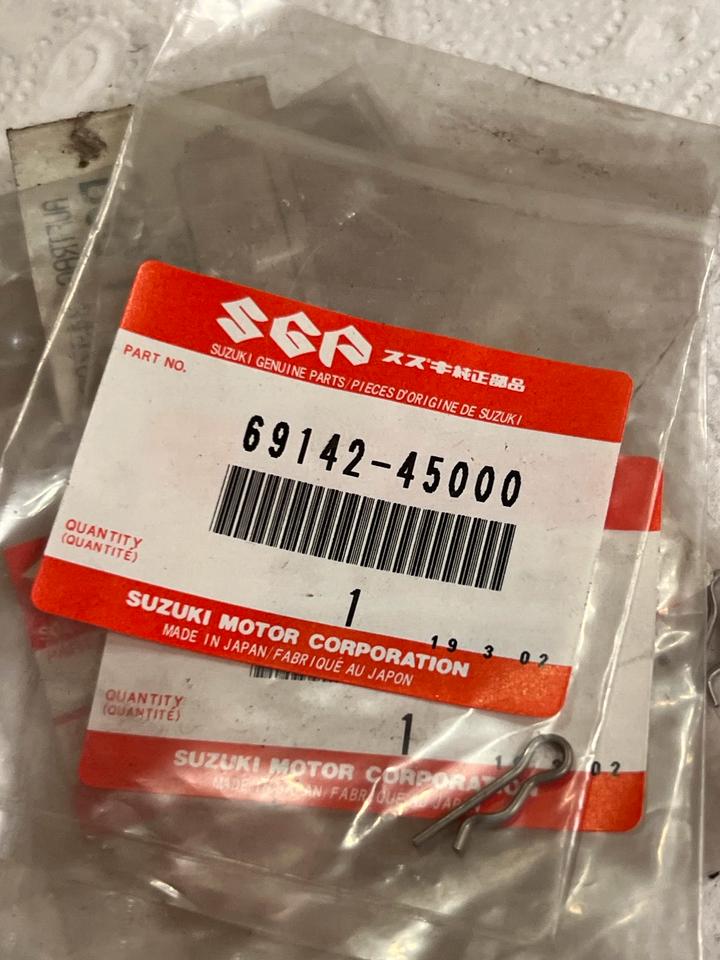Suzuki FEDERSPLINT 69142-4500 Bremssattel