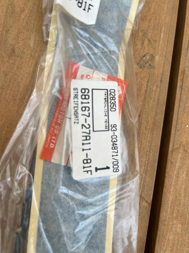 Suzuki GSXR 750 Aufkleber 68167-27A11-81F neu 20€