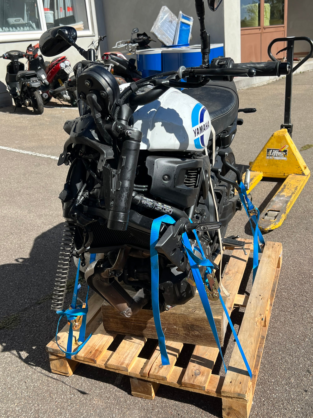 Yamaha XSR 700 Unfall von 2024 2500€
