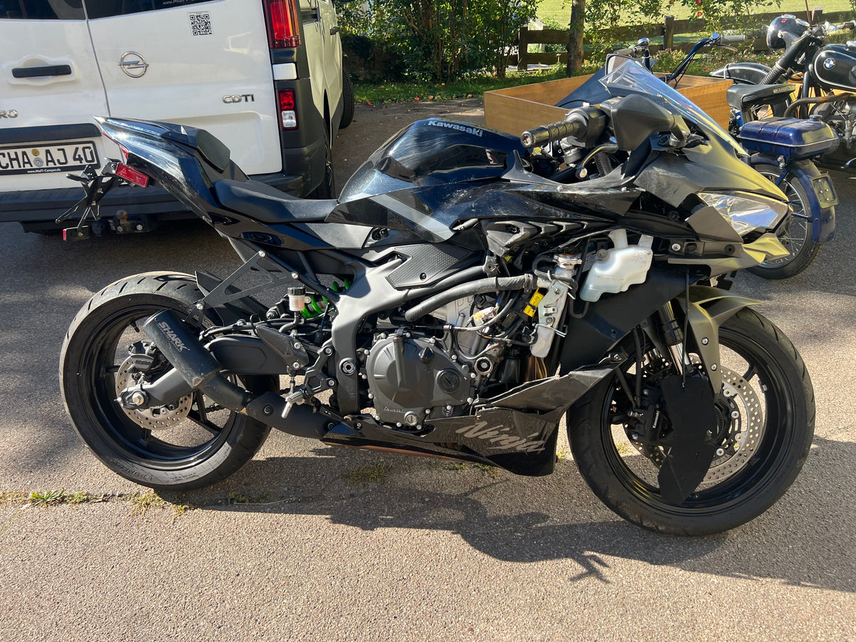 Kawasaki ZX4RR  von 2026 unfall 4500€