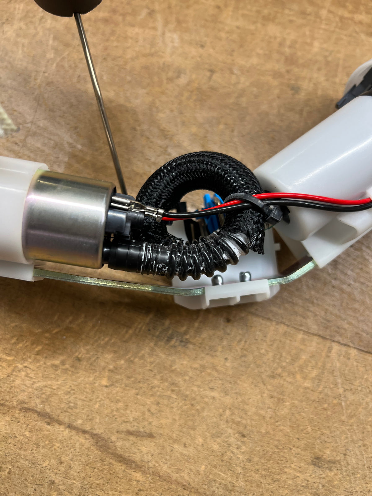 Aprilia RS125 GP Kraftstoffpumpe 2D000605