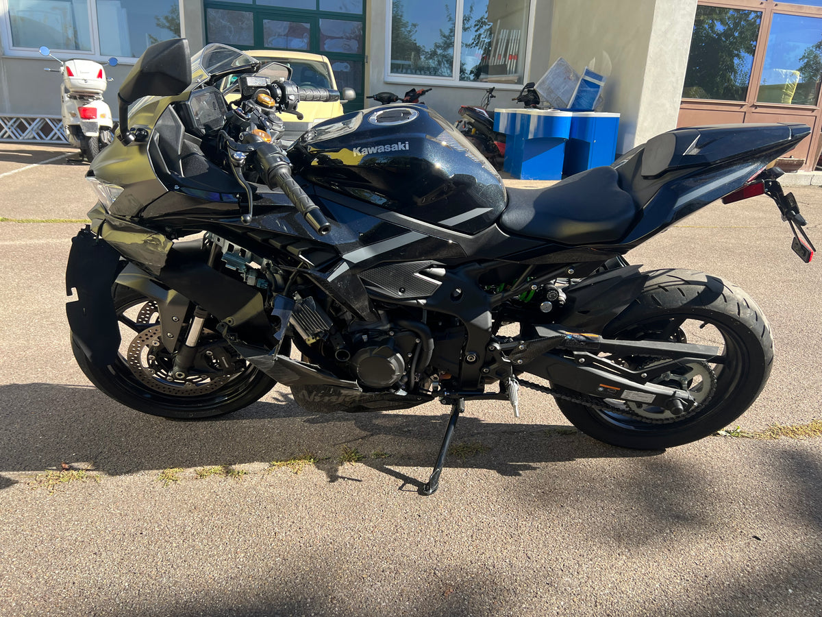 Kawasaki ZX4RR  von 2026 unfall 4500€