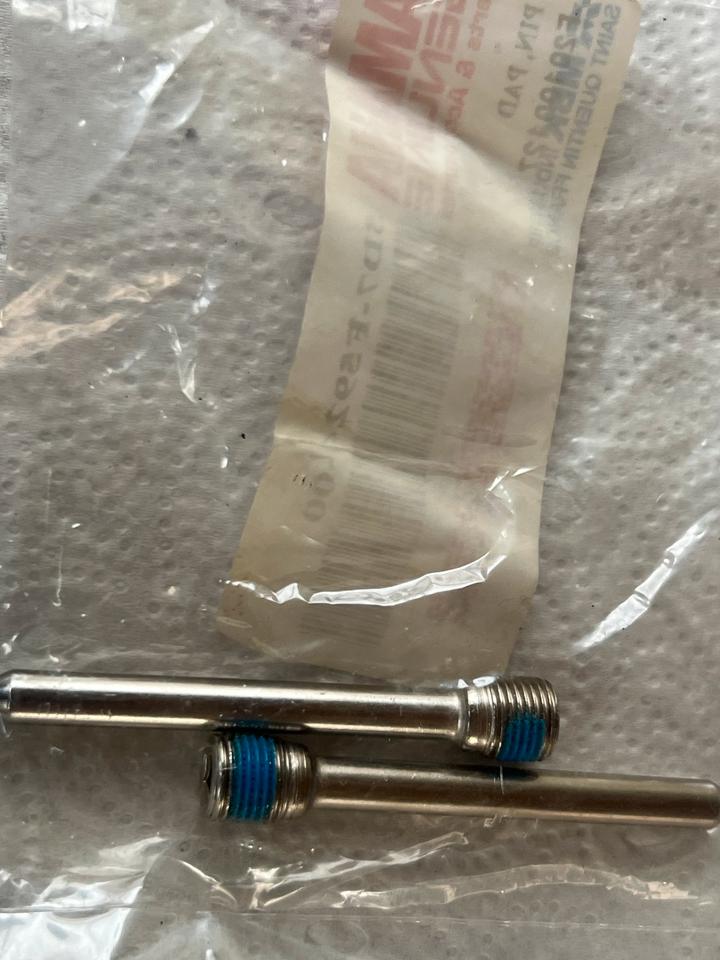 Yamaha MT 125 Schraube Bremsbeläge hinten 5D7-F5924-00