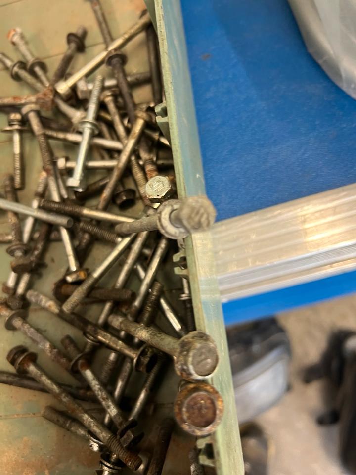 Suzuki GSXR GT RG schrauben mit Suzuki logo alles 20€