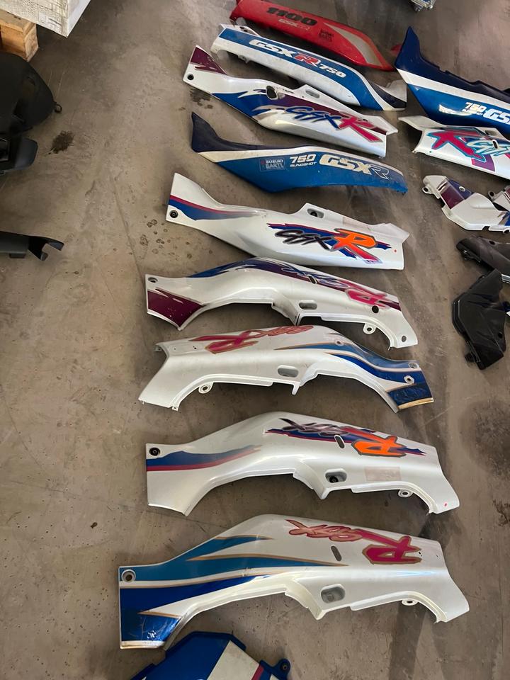 Suzuki GSXR 750 GSXR 1100 Verkleidung heckverkleidung je 25€